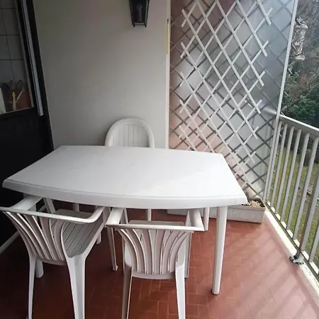 アパート Studio For 3 People *